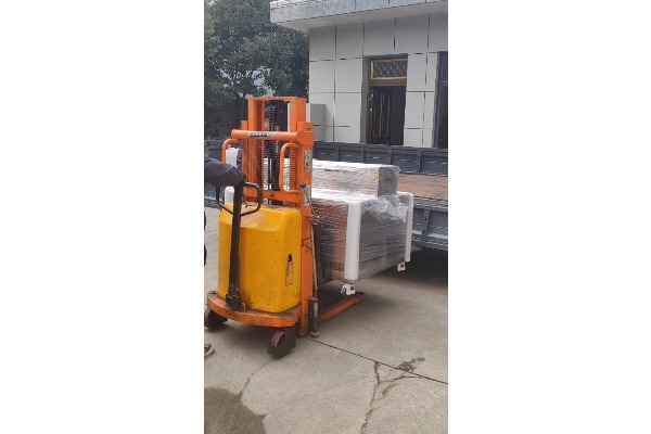 低溫冷凍機(jī)設(shè)備出廠發(fā)貨實拍視頻