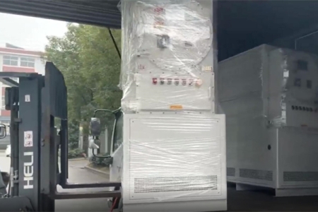 加熱控溫裝置使用前，請(qǐng)閱讀并理解操作手冊(cè)