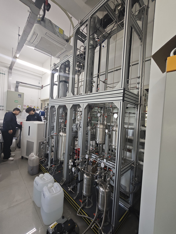 新芝阿弗斯制冷控溫系統(tǒng)設(shè)備實(shí)拍圖2